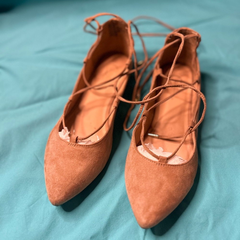 Women's Lace-Up Suede Flats